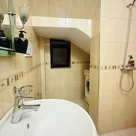 Sunlight & Comfort Flat 4 Pax * Tirana