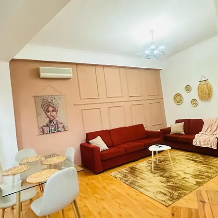 Sunlight & Comfort Flat 4 Pax Apartmán Tirana